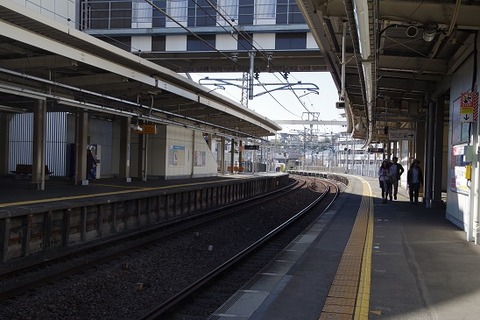 鶴巻温泉駅②