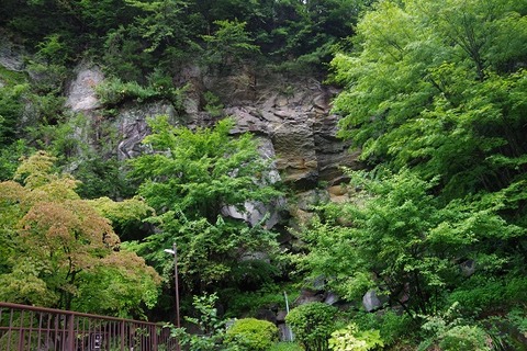 横谷温泉の岩