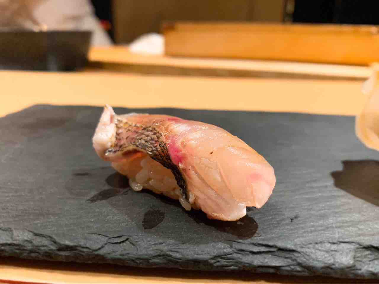ちょっといい居酒屋感覚で使う鮨って ありそうでそんなにない 天鮨 新橋本店 新橋 内幸町 寿司 無駄なカロリー 撲滅宣言 カレーマンのカレーなる日々 ちょっといい居酒屋感覚で使う鮨って ありそうでそんなにない 天鮨 新橋本店 新橋 内幸町 寿司 無駄なカロリー 撲滅宣言 カレーマンのカレーなる日々