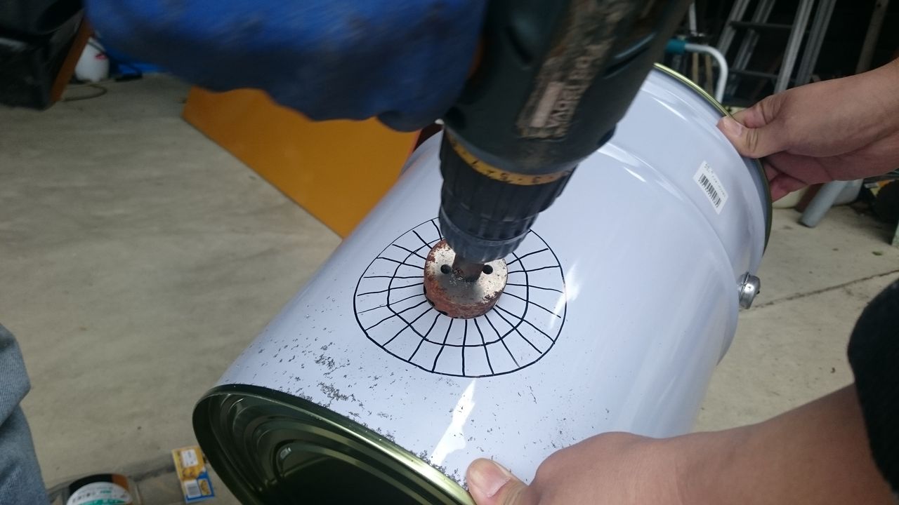 ロケットストーブ製作 ペール缶にて たかさんの庭キャンプめし日記 ロケットストーブ製作 ペール缶にて たかさんの庭キャンプめし日記