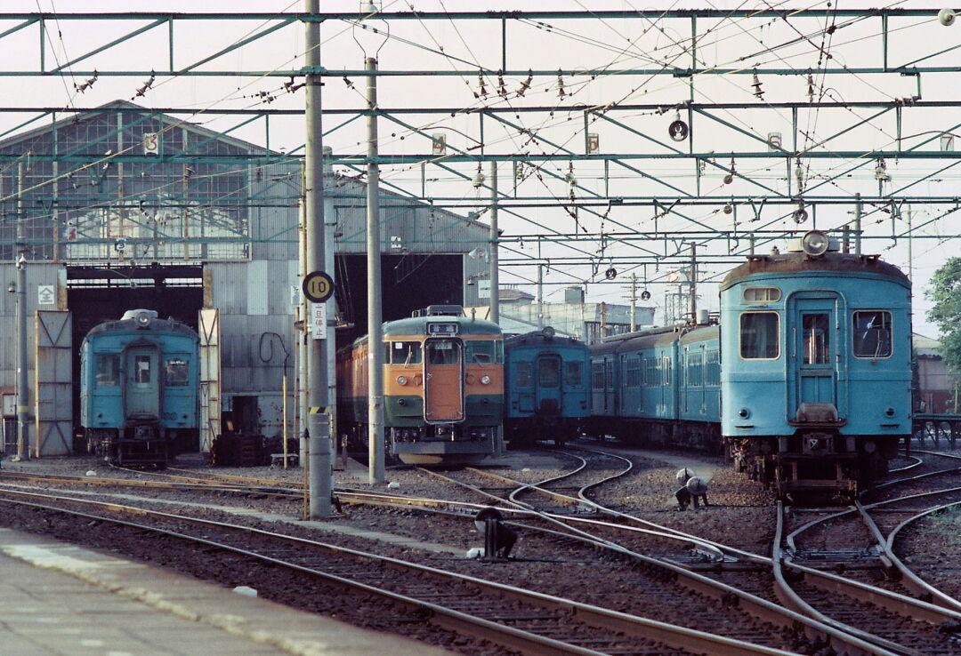 大糸線の８０年 アルプス列車が歩んだ大正・昭和の激動のドラマ/郷土出版社（大型本） 保存版 大糸線の80年 アルプス列車が歩んだ大正・昭和の激動のドラマ
