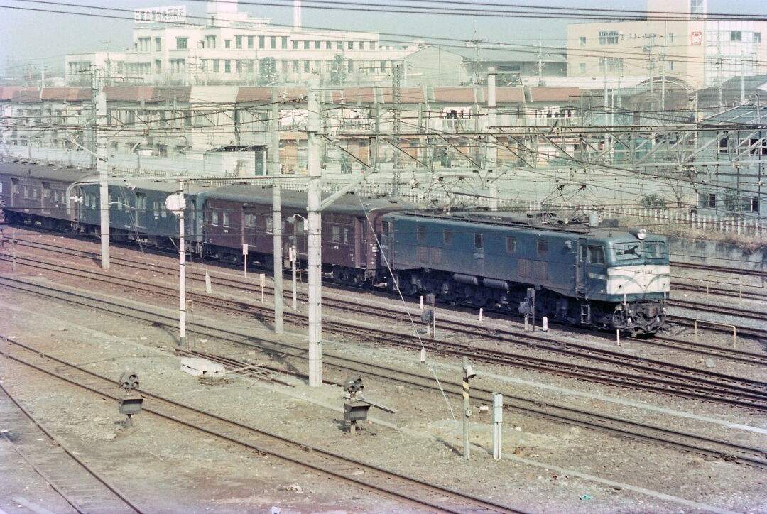 国鉄　荷物列車　サボ　昭和　レア 昭和・国鉄時代の旅客列車に連結された荷物車を再現！ 鉄道模型