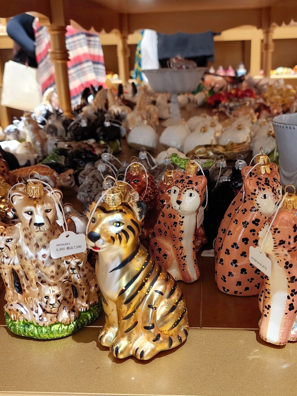 ちょっとパンチのきいたクリスマスオーナメントと、まさかの出逢い