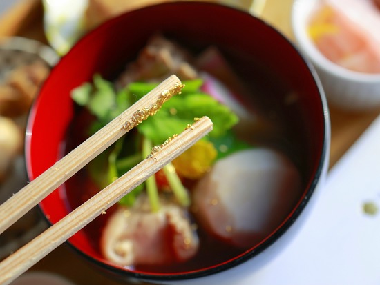 26-01-01-22-16-32-602_deco