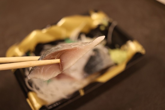 お散歩に小さな幸せ…。エビで鯛をつる　