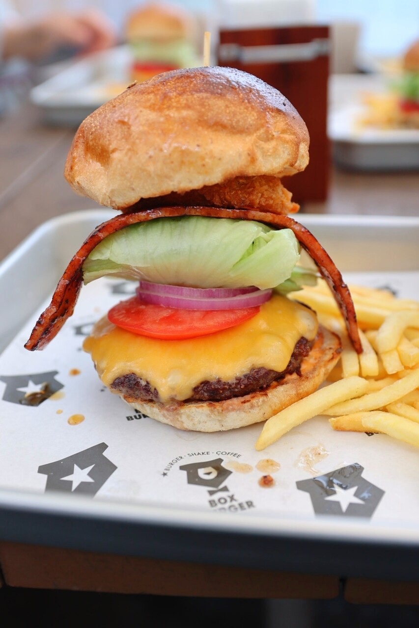 箱根】BOXバーガー ～台風並みの強風と闘う～ : たかシェフのおうち 