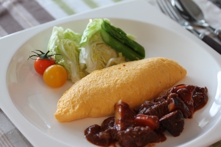 ■オムレツ　ビーフシチューのソースで