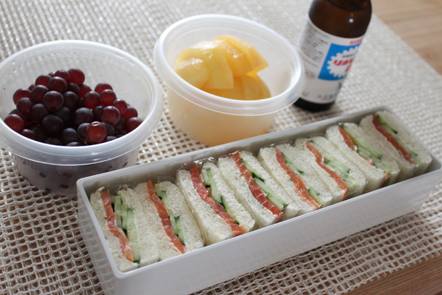 ■サーモンサンド弁当