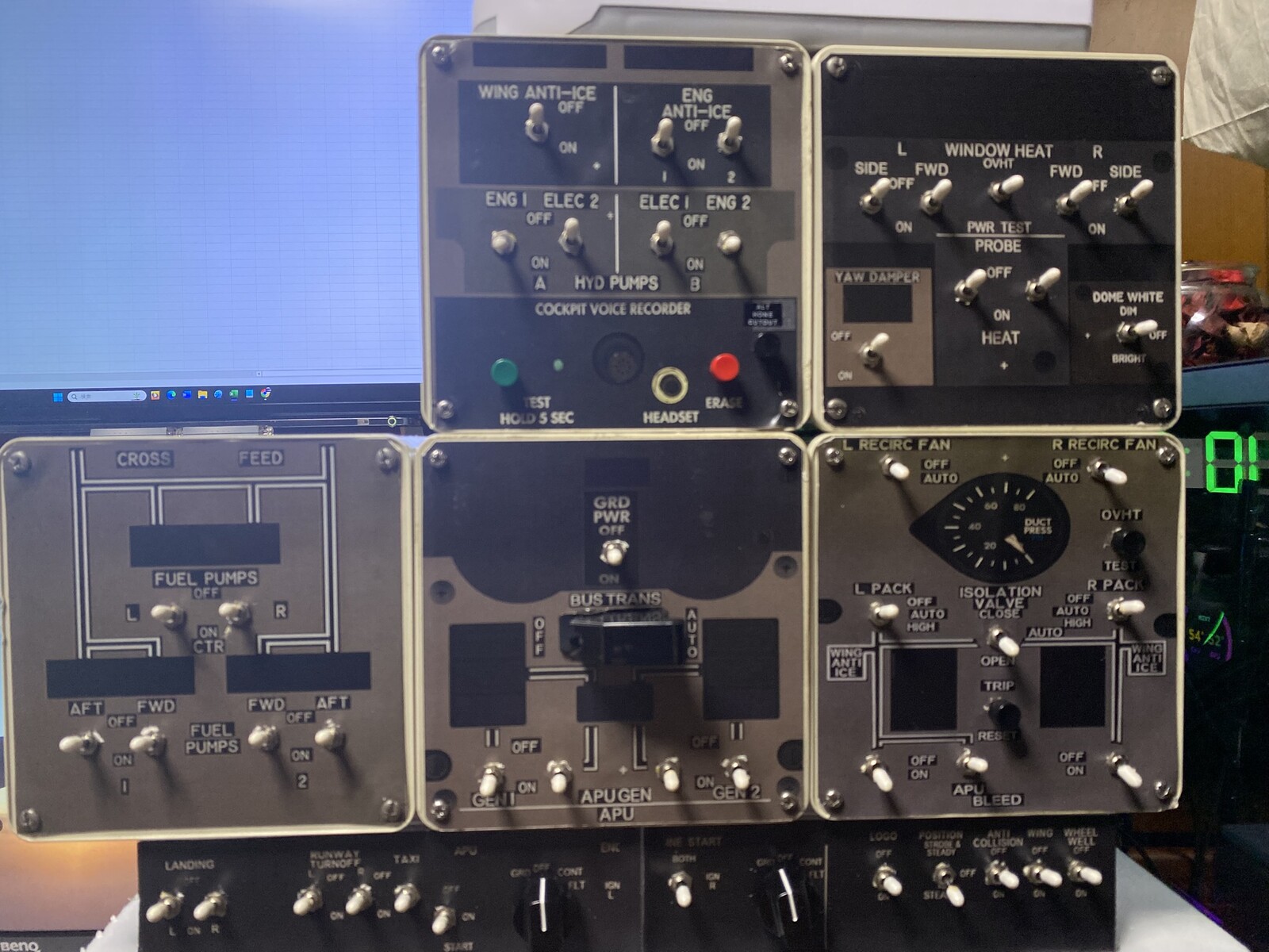 なんちゃってオーバーヘッドパネルを格安で作ってみた！導入編