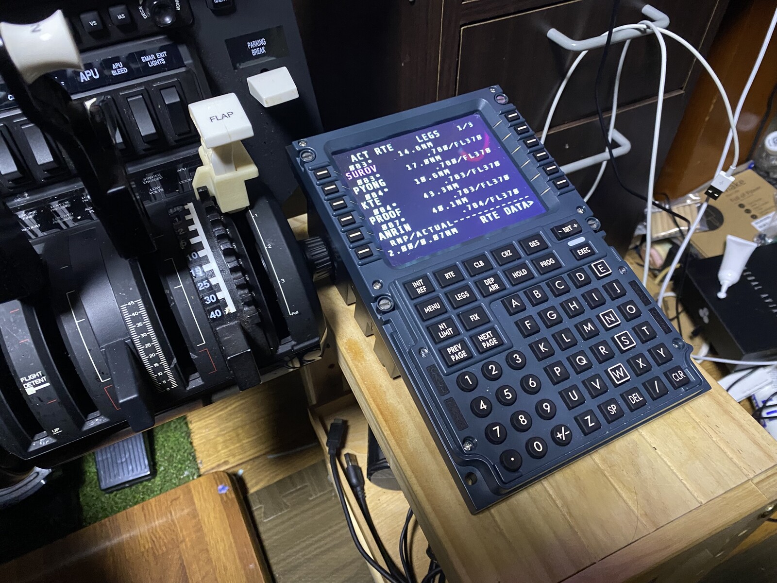 なんちゃってオーバーヘッドパネルを格安で作ってみた！導入編