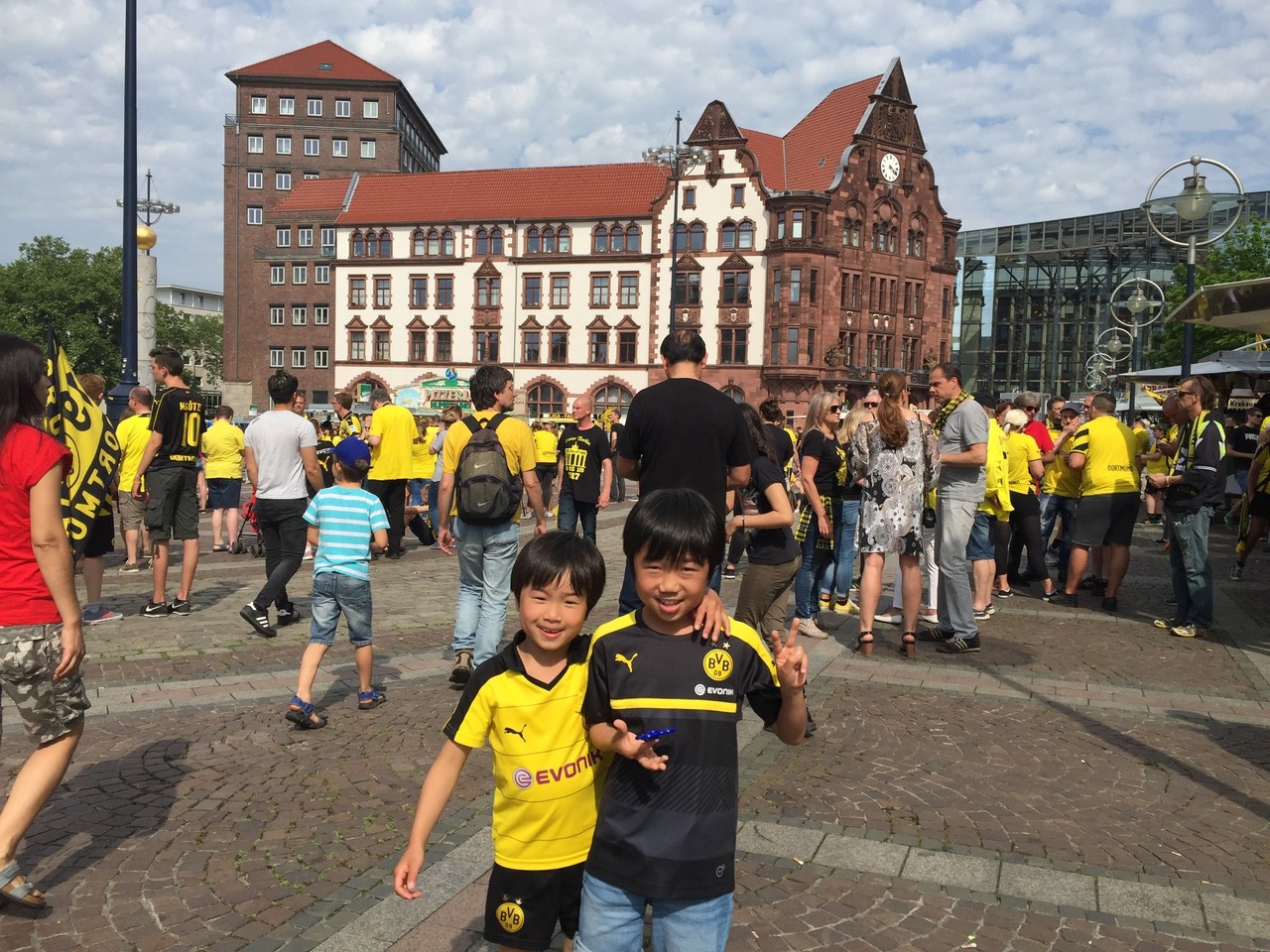 Bvbの優勝パレードへ 高橋ユウのこんな自分でええですか ドイツ De 子育て編