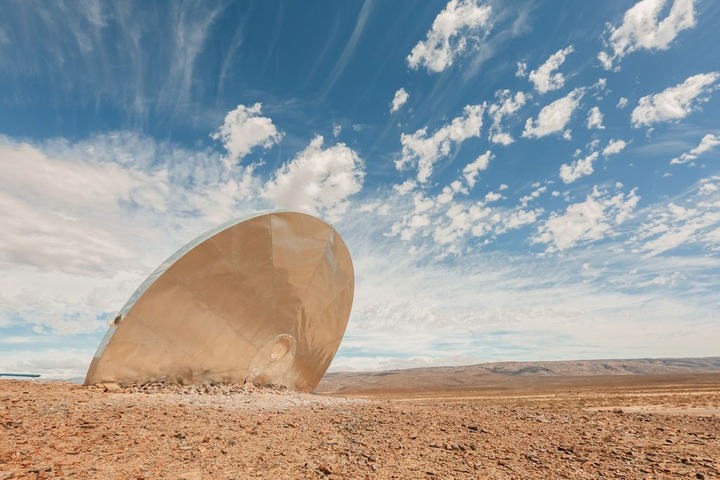 ufo-in-desert-2022-04-14-04-01-47-utc