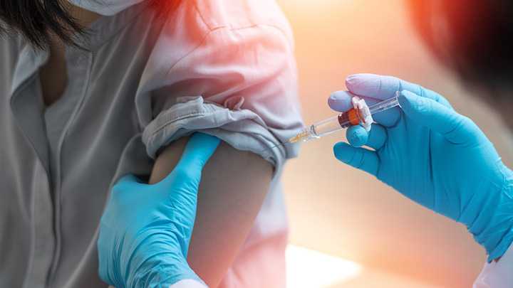 Covid-19-Coronavirus-Shot-Vaccine-Syringe