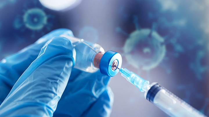 Covid-19-Montage-Vaccine-Syringe