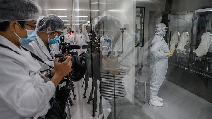 Coronavirus-Covid-19-Journallists-China-Lab-Tour