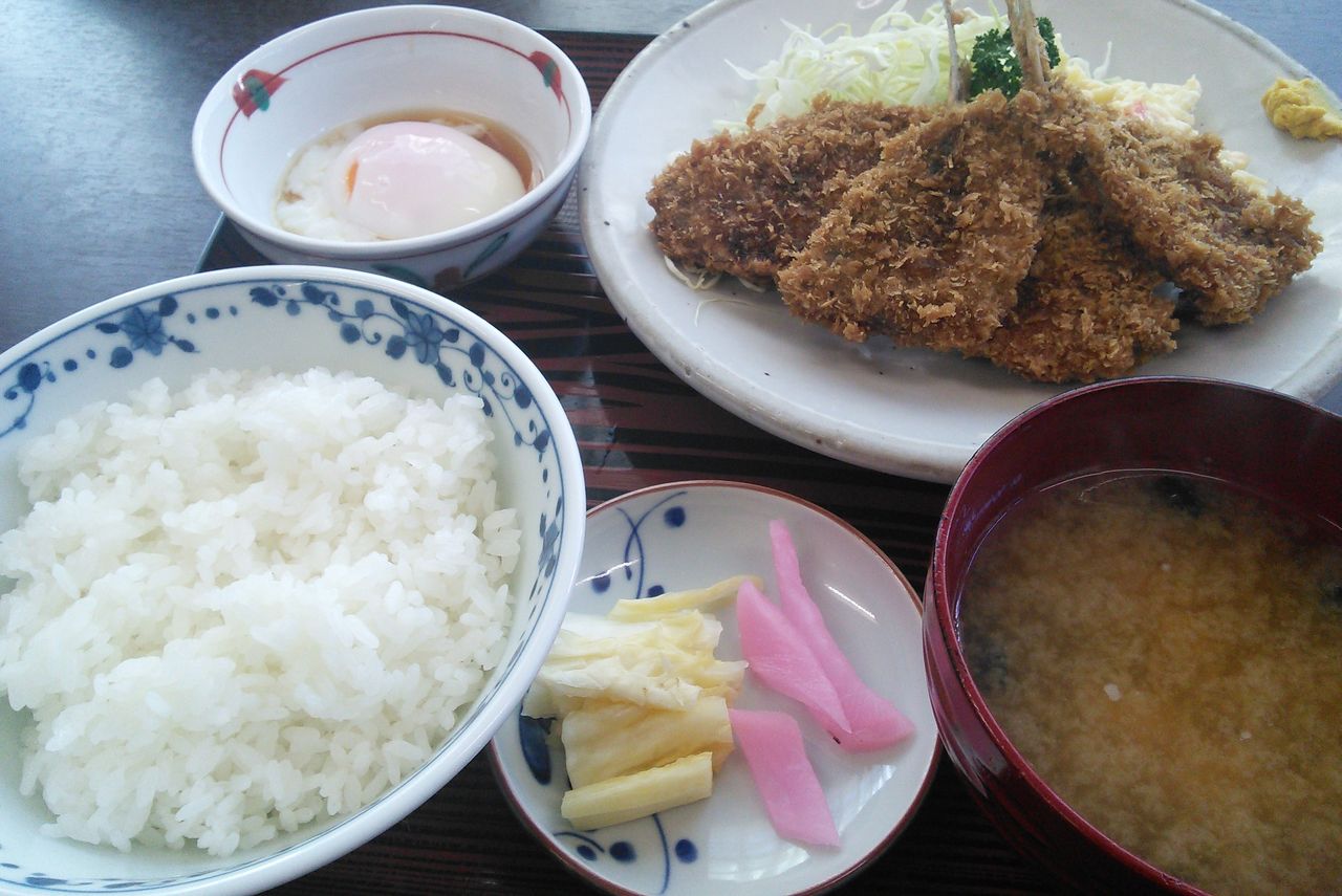 前橋の孤独のグルメ的食堂 松葉屋 アジフライ定食と焼肉ラーメンを食らう 映画好きが止まらない