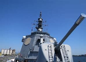 護衛艦こんごう イタチのココちゃんと爺ちゃんの薬箱