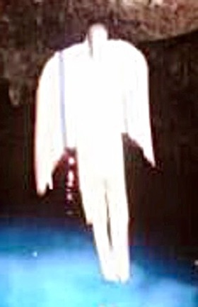 d061383c.jpg