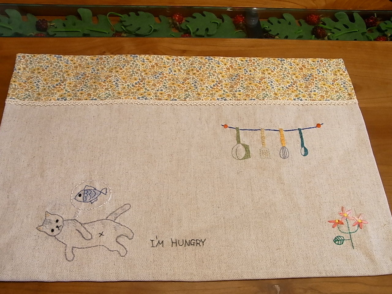 リネン地に刺繍のランチョンマット : よし子のおとぼけ日記 リネン地に刺繍のランチョンマット : よし子のおとぼけ日記