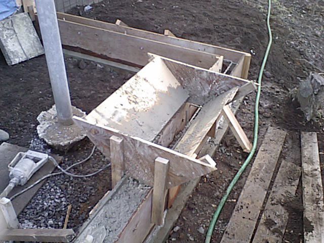 基礎工事その３ 樹木記林