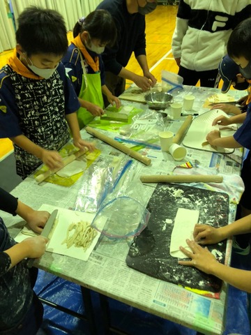 LINE_ALBUM_2022.1.9　スキー準備＆うどん作り_220111_47