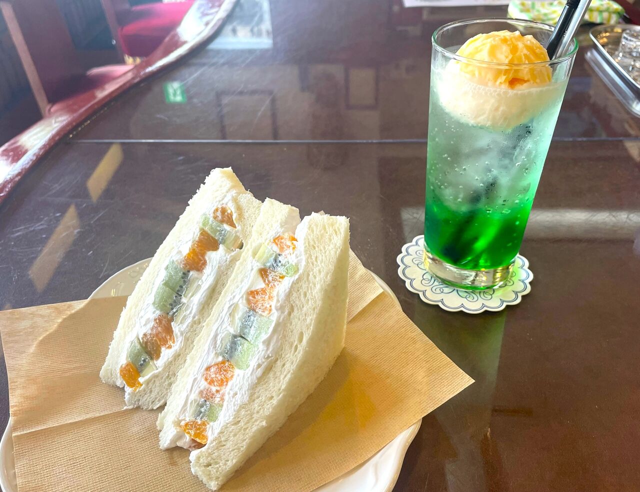 宝塚市 純喫茶】昭和レトロ感が漂う純喫茶『フェーリエン』で