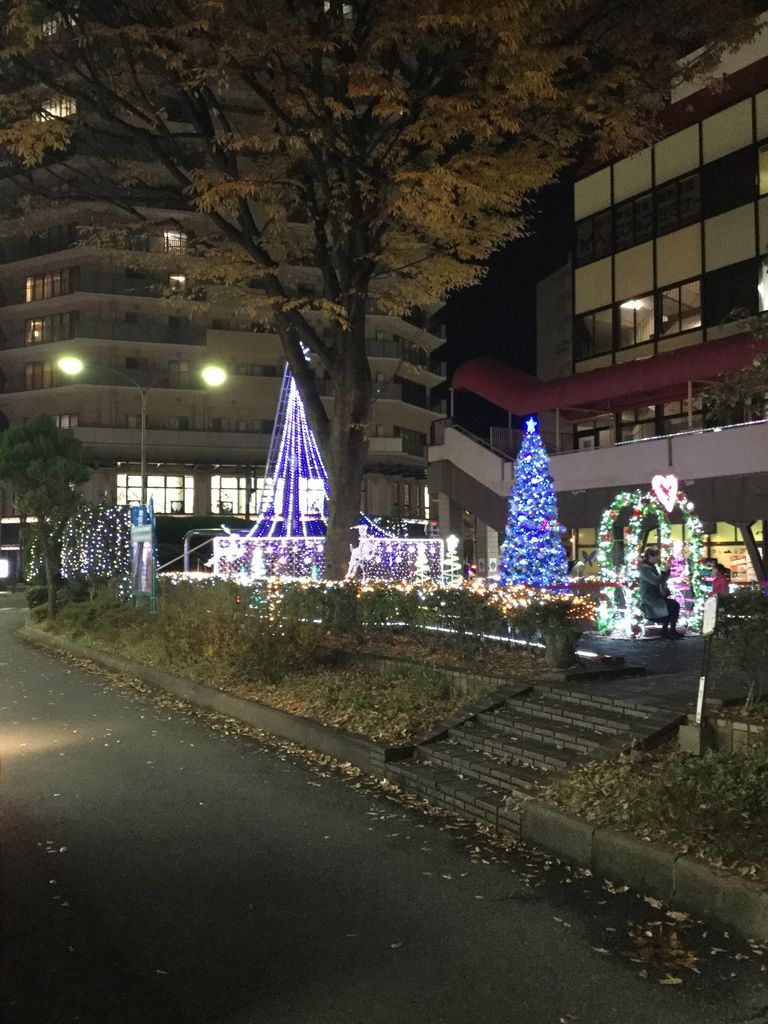 クリスマスイルミネーション 宝塚南口駅前サンビオラ 宝塚コミパ通信