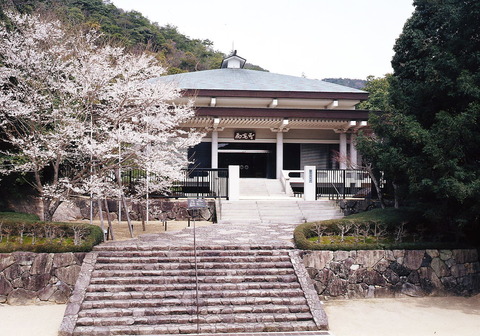 鉄斎美術館　外観写真