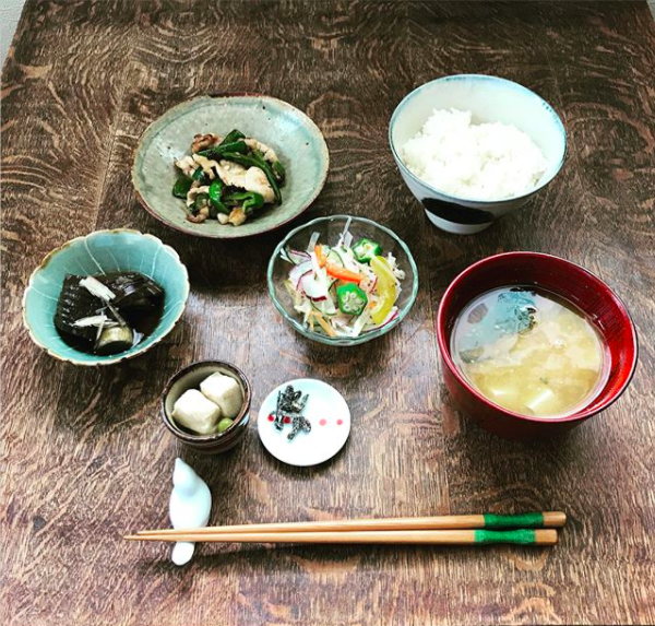 阪急宝塚山本駅 つばめ軽食店 週替わり定食 ほっこり優しい空間 宝塚暮らしをもっと楽しもう 情報誌comipa 阪急宝塚山本駅 つばめ軽食店 週替わり定食 ほっこり優しい空間 宝塚暮らしをもっと楽しもう 情報誌comipa