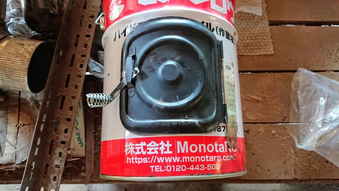 ペール缶で作る薪ストーブと煙突オーブン Debusキャンプ ゆるゆる自作キャンパー