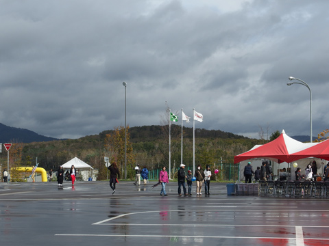あったかい食べ物がおいしい 寒空の中hondaテストコース見学会決行 たかす地域情報