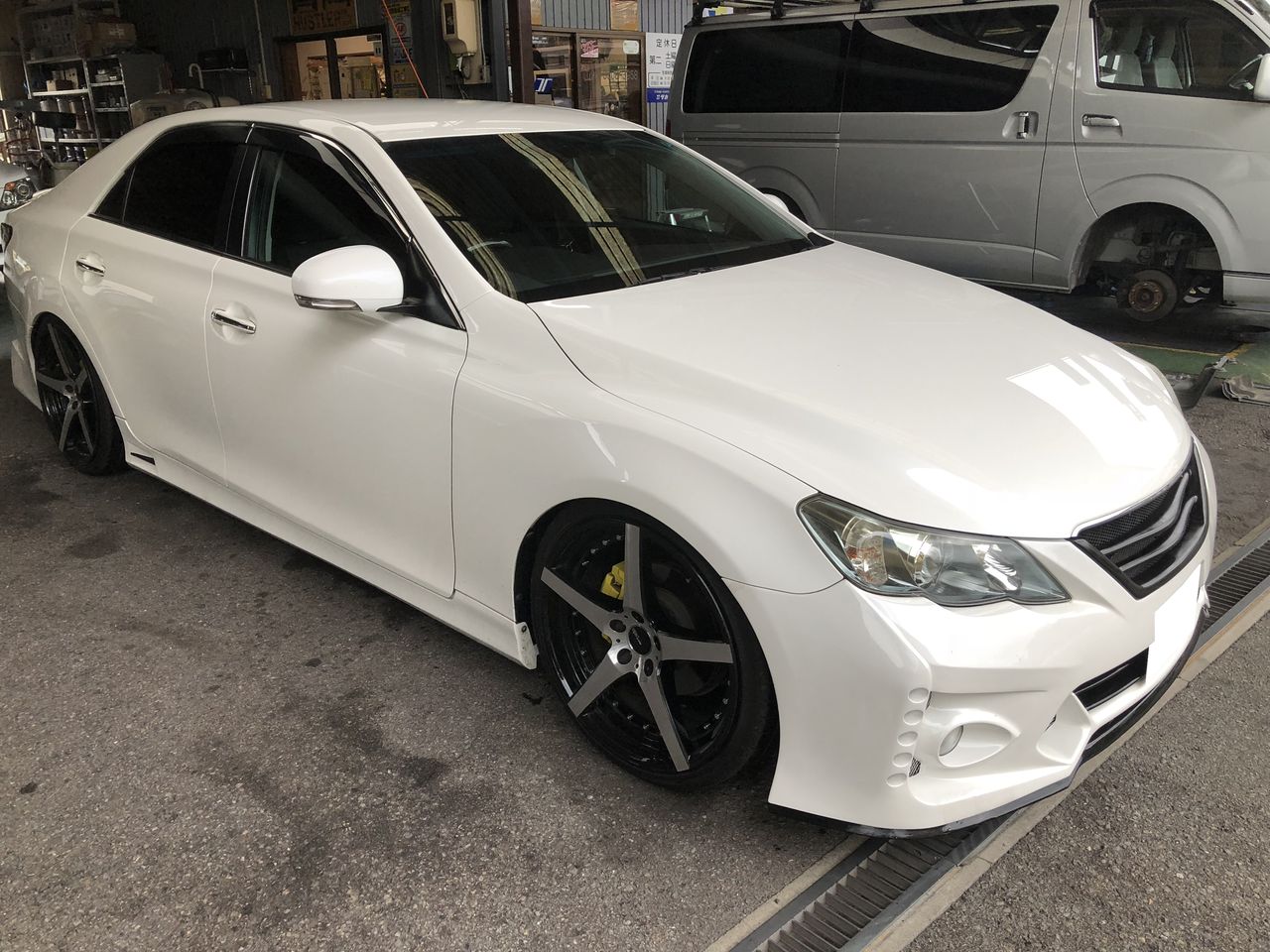 美濃加茂市のお客様のマークxのリヤ車高調整サスペンション交換を行いました タカセ自販 仕事の流儀
