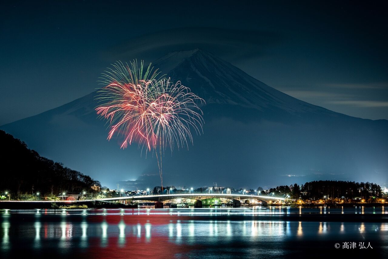 富士フイルムX-H2+シグマ56mm F1.4で、河口湖冬花火を撮ってきました