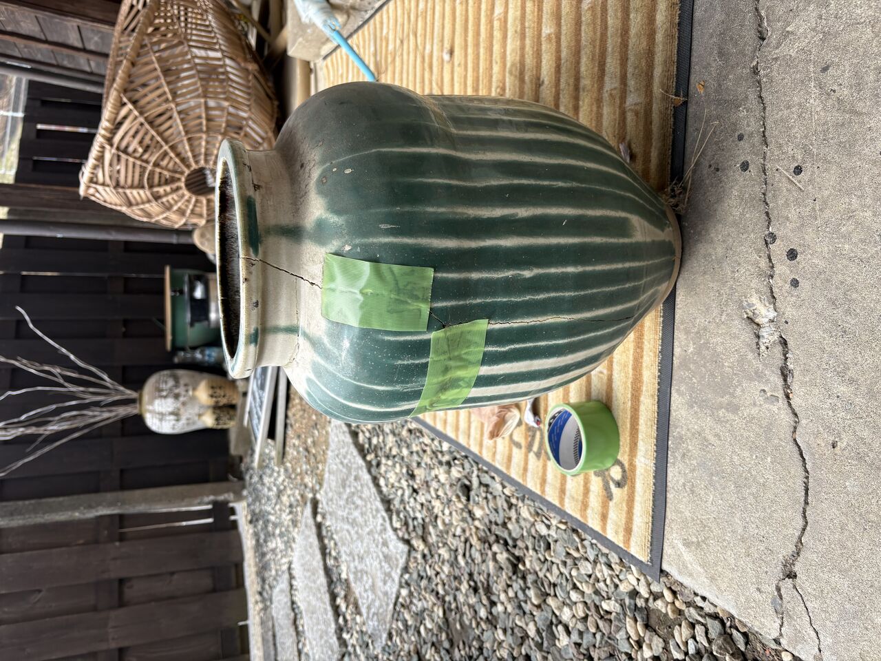 あー、風で壺が！ : たかつやごじゃっぺ通信