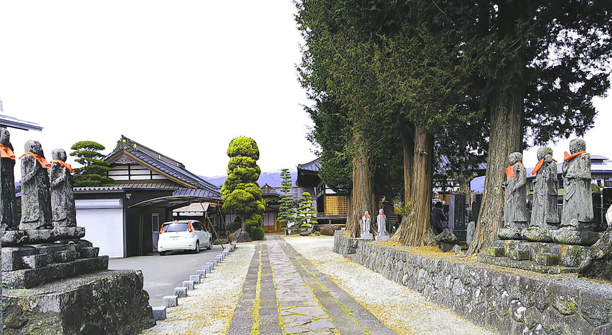 縄文の道の彫像 Shiraide 白井出 Garden 八ヶ岳山麓に暮らす 縄文の道の彫像 Shiraide 白井出 Garden 八ヶ岳山麓に暮らす