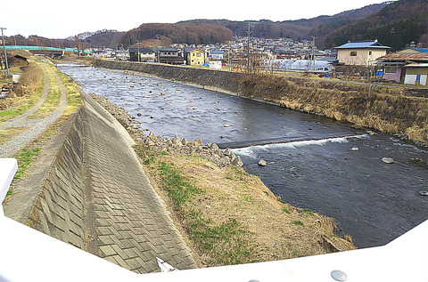 長い散歩道 清流の宮川堤防 5 Shiraide 白井出 Garden 八ヶ岳山麓に暮らす