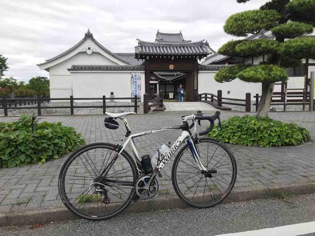 関宿城 雨の合間に ロードレーサーでいこう
