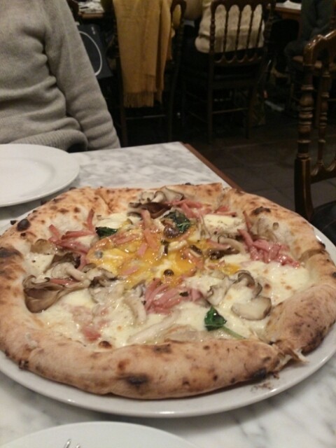 世界一の薪窯で焼く真のナポリピッツァ Pizzeria Capoli ピッツェリア カポリ でピッツァを実食 Pizzeria Capoli ピッツェリア カポリ 新宿 資格ゲッターが行く