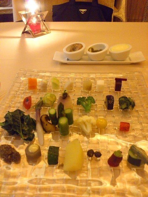 銀座シェ トモ 余りに素敵なお野菜の前菜に女子だけじゃなくておっさんたちも大喜び 銀座 シェ トモ Ginza Chez Tomo 銀座 資格ゲッターが行く