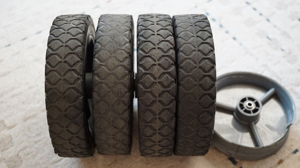 キャリーワゴンの車輪を交換するの巻 キャンプ場とキャンプ道具を狭く深く語るブログ 略して セマフカ キャリーワゴンの車輪を交換するの巻 キャンプ場とキャンプ道具を狭く深く語るブログ 略して セマフカ