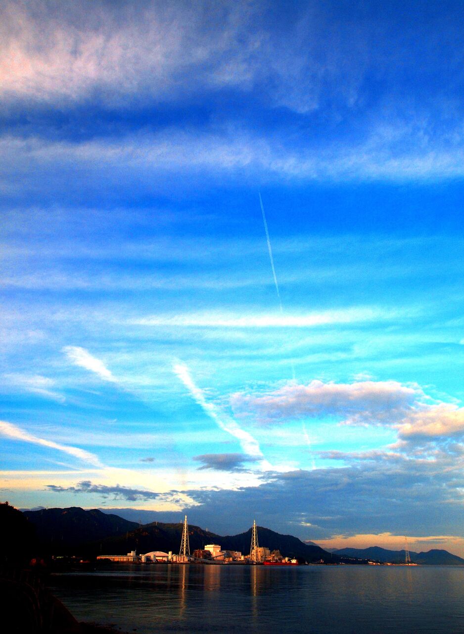 安芸の小京都 竹原アルバム夕凪の海面に映る竹原火力発電所コメント takehara_photo