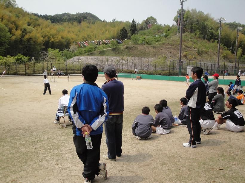 竹原バンブーに中学生のテニスを見に行きました 花と短歌と竹原と