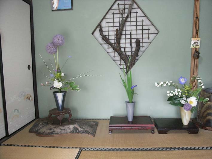 我が家の玄関の花 花と短歌と竹原と