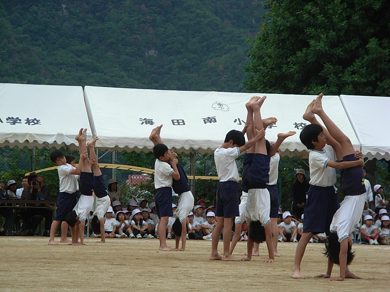 運動会６年生の組体操とピラミッド 花と短歌と竹原と