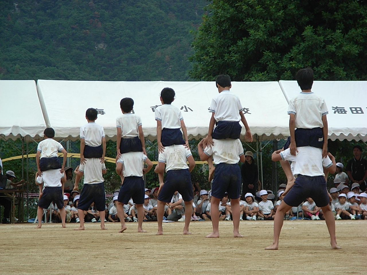運動会６年生の組体操とピラミッド 花と短歌と竹原と
