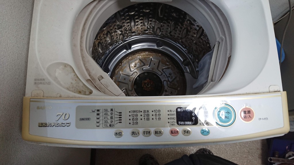 SANYO洗濯機の分解清掃 : たけのひまつぶし