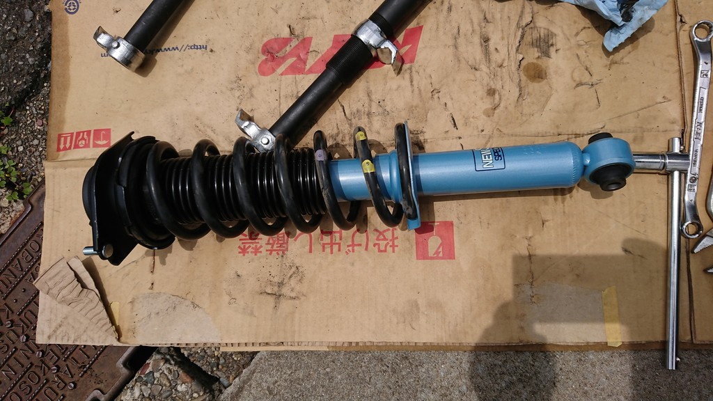 レガシィ アウトバックbrm サスペンション交換 リア たけのひまつぶし レガシィ アウトバックbrm サスペンション交換 リア たけのひまつぶし