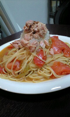 ツナと大根おろしとトマトの和風パスタ