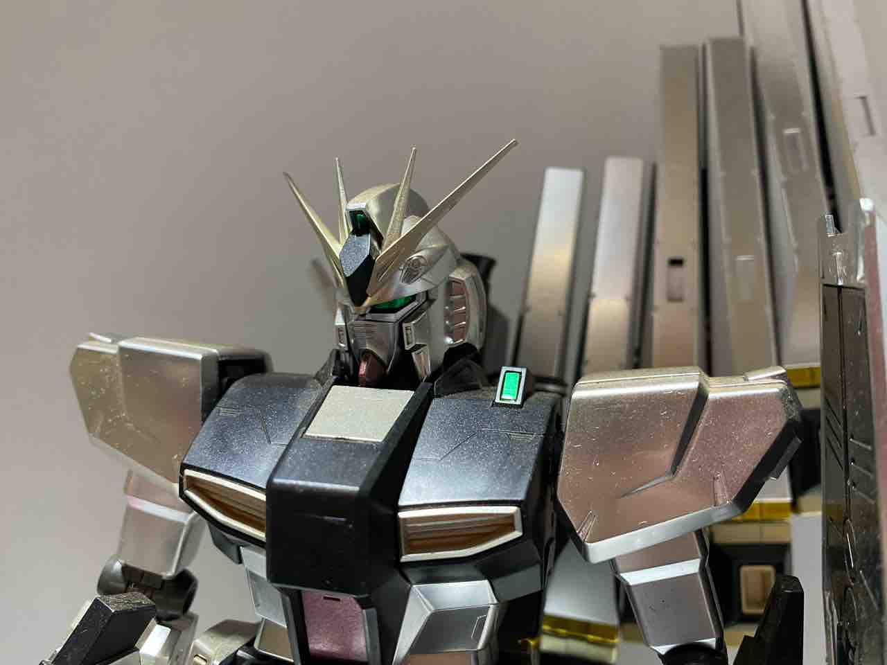 1/100 MG ニューガンダム メタリックコーティングVer MG ニューガンダム メタリックコーティングVer.① キット紹介