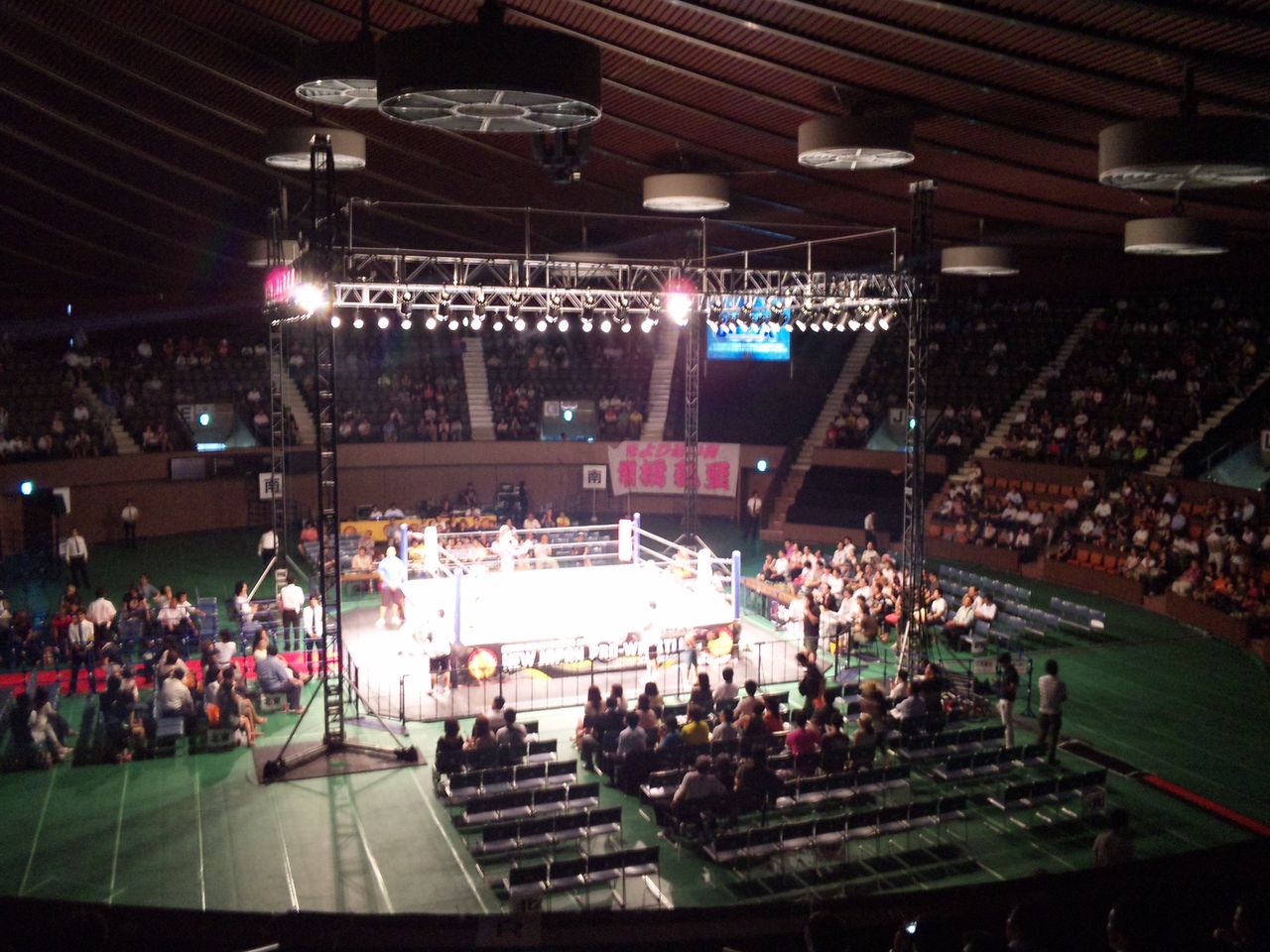 新日本プロレス 代々木第二体育館 スポーツ歩き 新日本プロレス 代々木第二体育館 スポーツ歩き